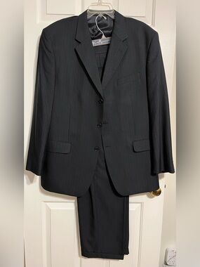 Jones of New York Classic Men's Navy Pinstripe Suit